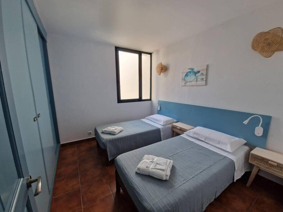 Casa Tortuga Con Piscina Com Apartment Кала'н Бош Екстериор снимка