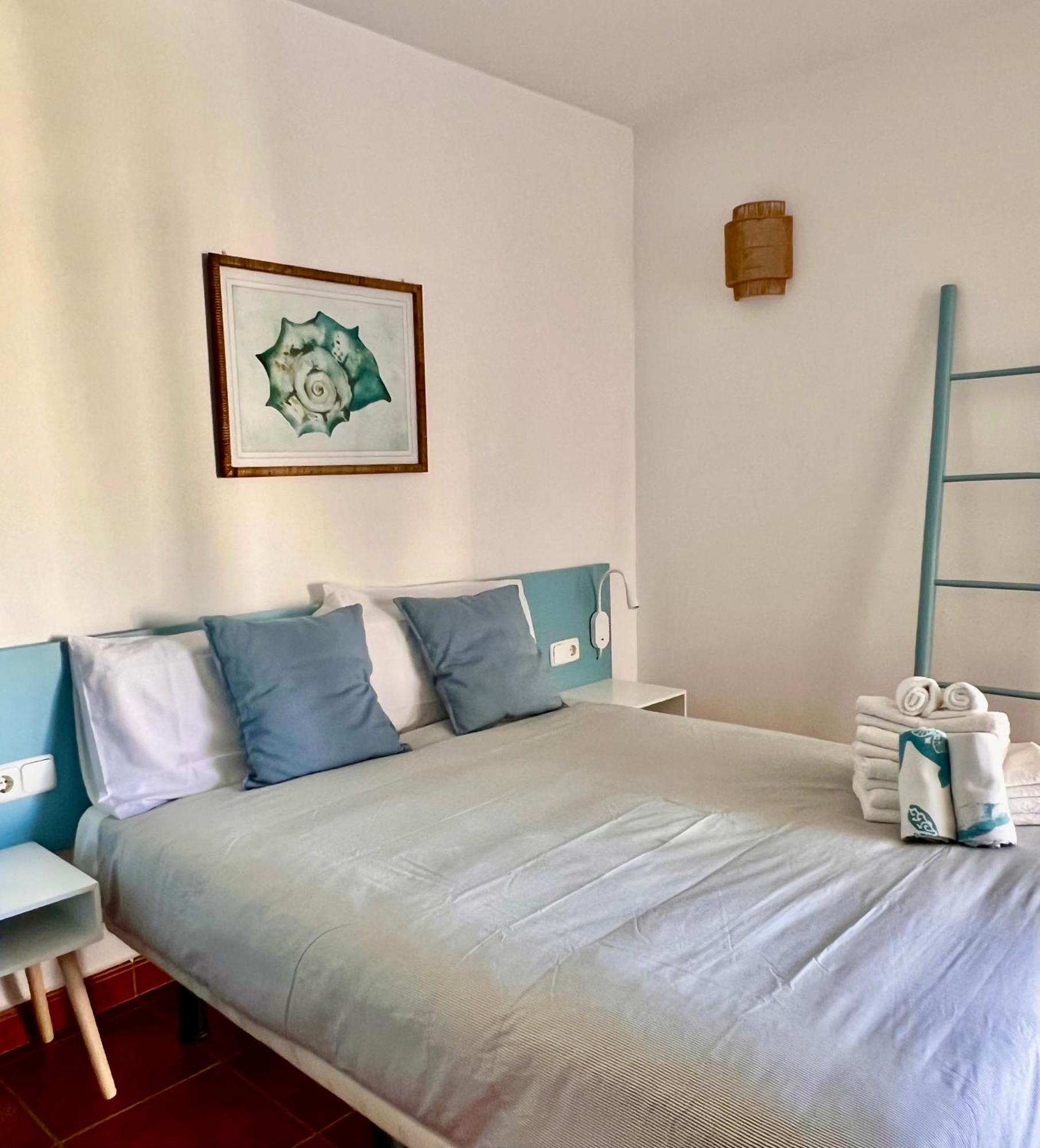 Casa Tortuga Con Piscina Com Apartment Кала'н Бош Екстериор снимка