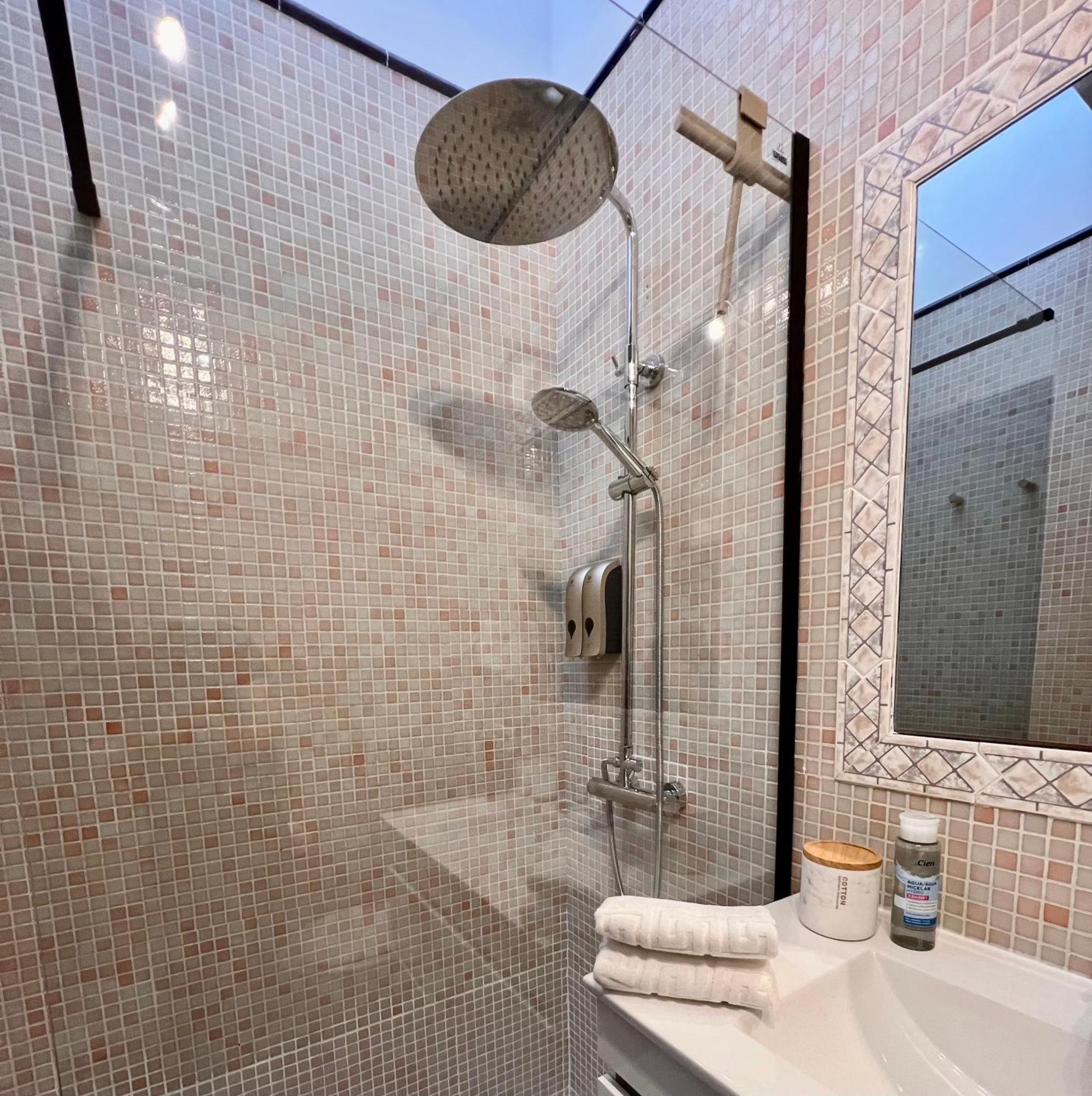 Casa Tortuga Con Piscina Com Apartment Кала'н Бош Екстериор снимка